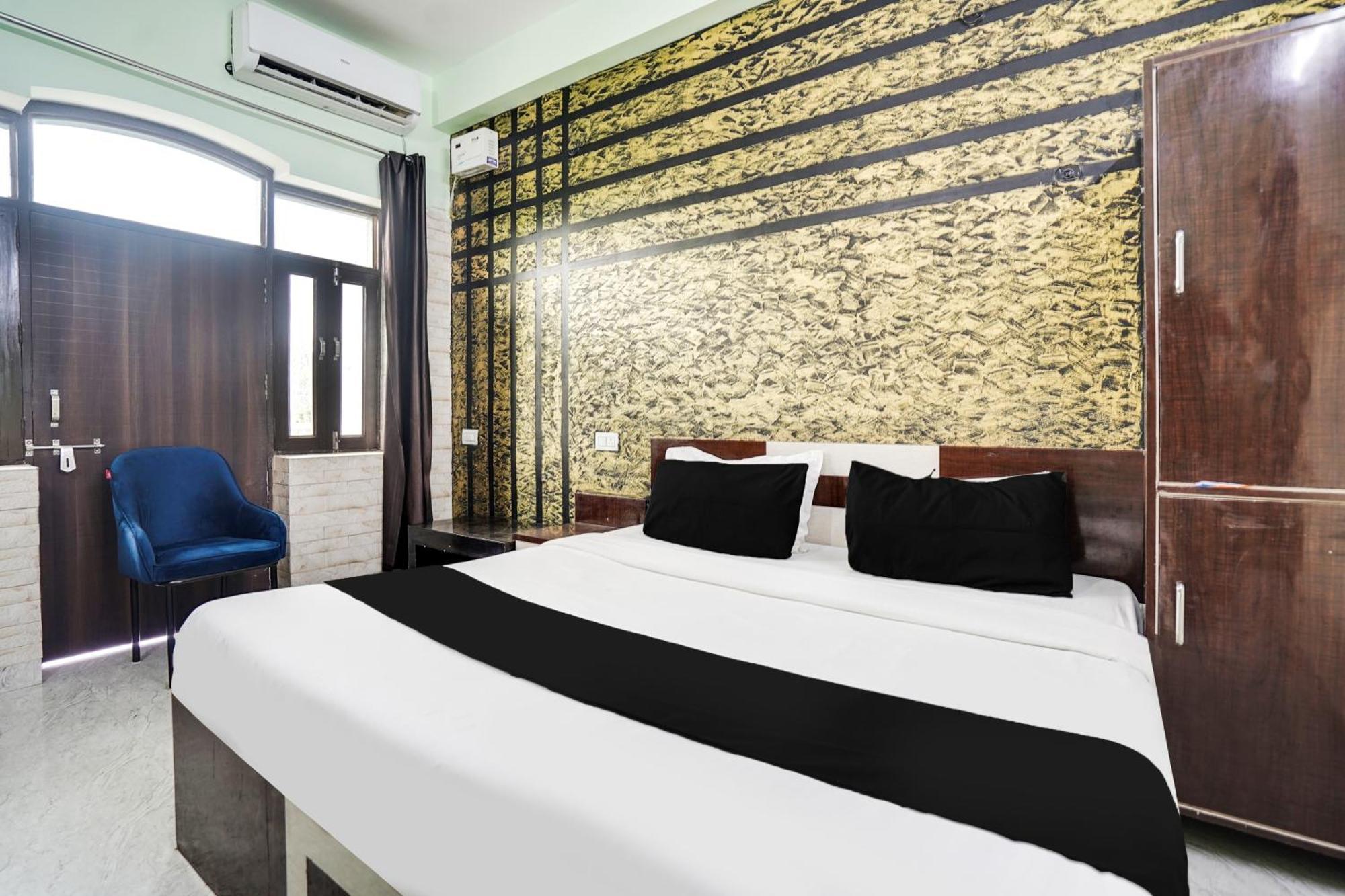 Super Collection O Rajapur Circuit House Hotel Allāhābād Junction Buitenkant foto