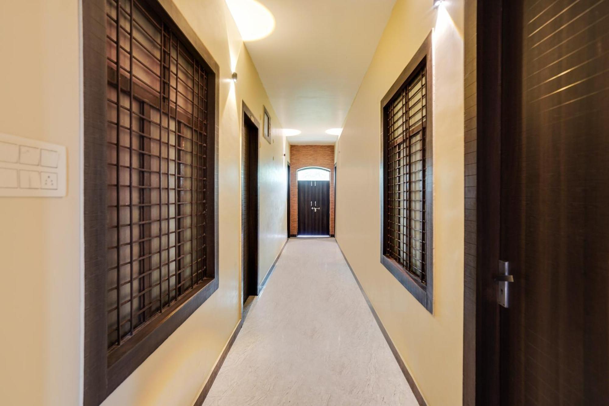 Super Collection O Rajapur Circuit House Hotel Allāhābād Junction Buitenkant foto