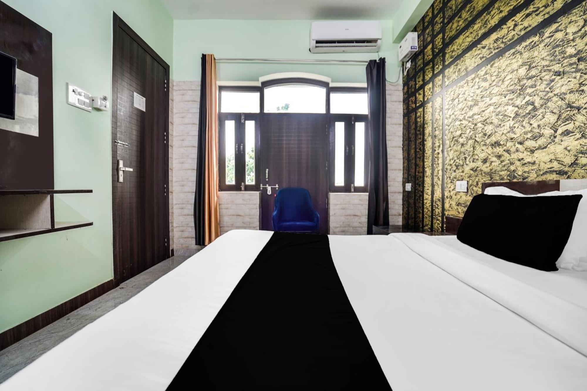 Super Collection O Rajapur Circuit House Hotel Allāhābād Junction Buitenkant foto
