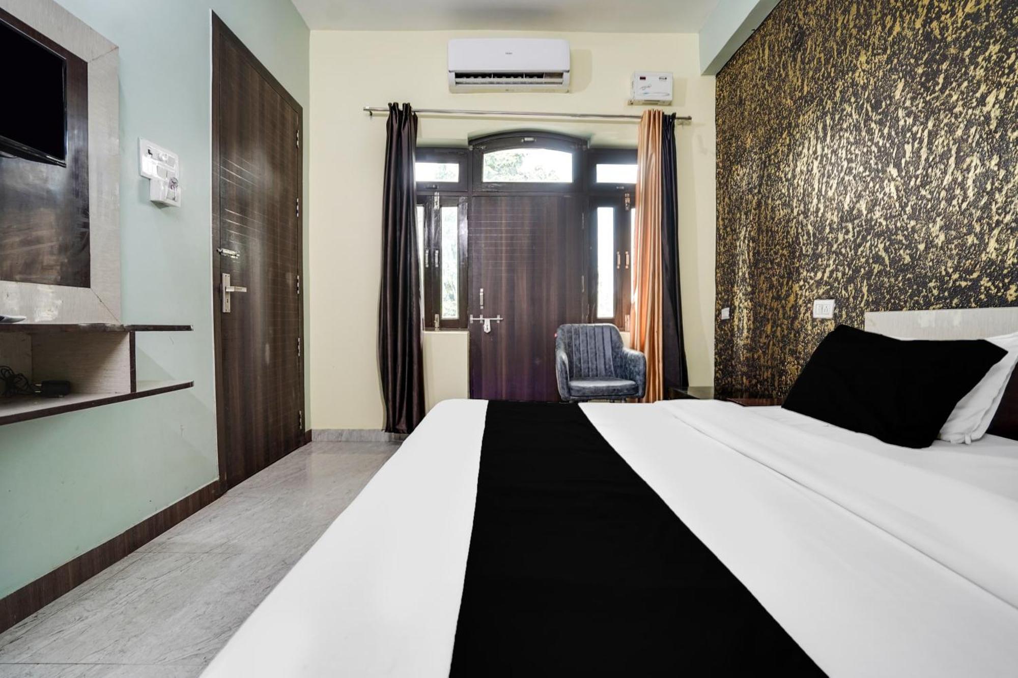 Super Collection O Rajapur Circuit House Hotel Allāhābād Junction Buitenkant foto